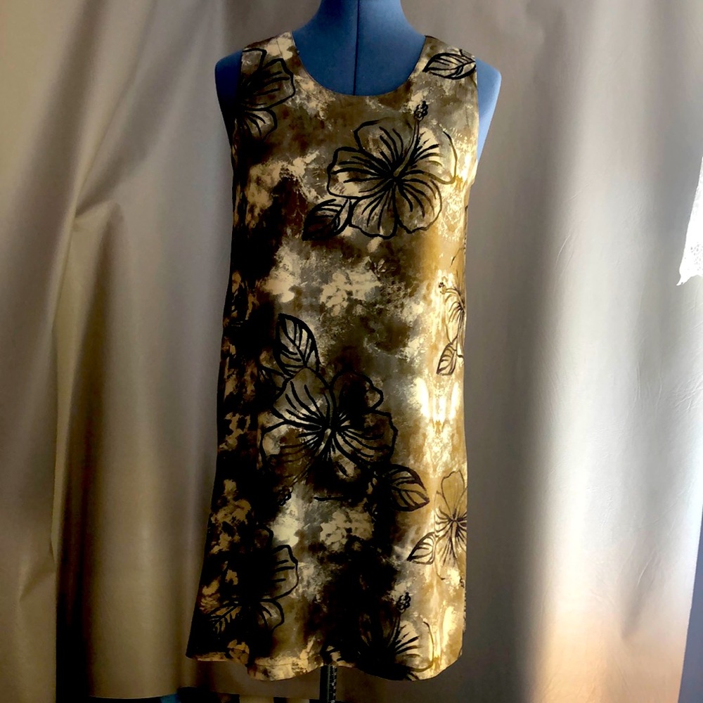 Caribbean style lightweight shift size S.